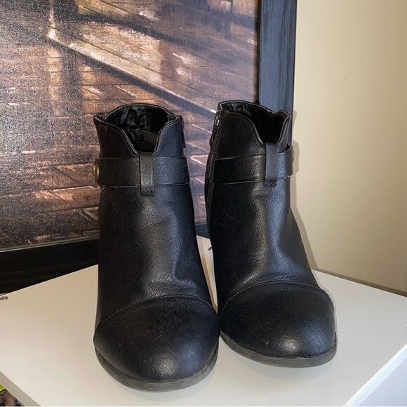 AMERICAN Eagle Black Ankle Boots Faux Leather Size 8 - Picture 3 of 8